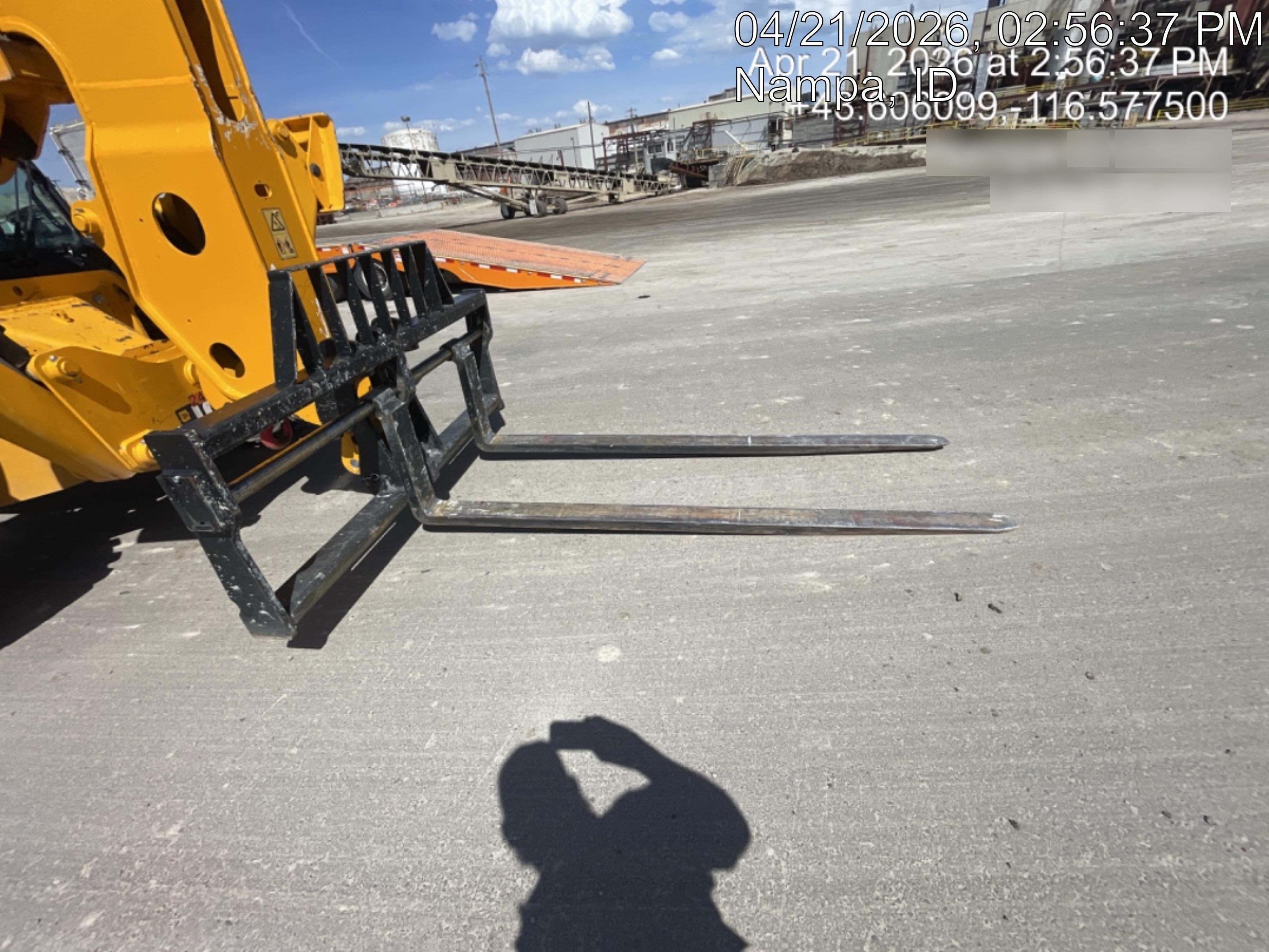 2022 JCB 510-56