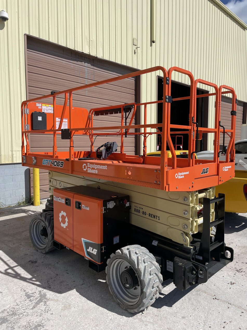 2022 JLG ERT4069