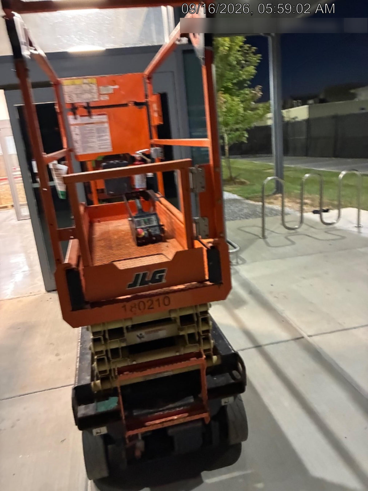 2021 JLG ES1932