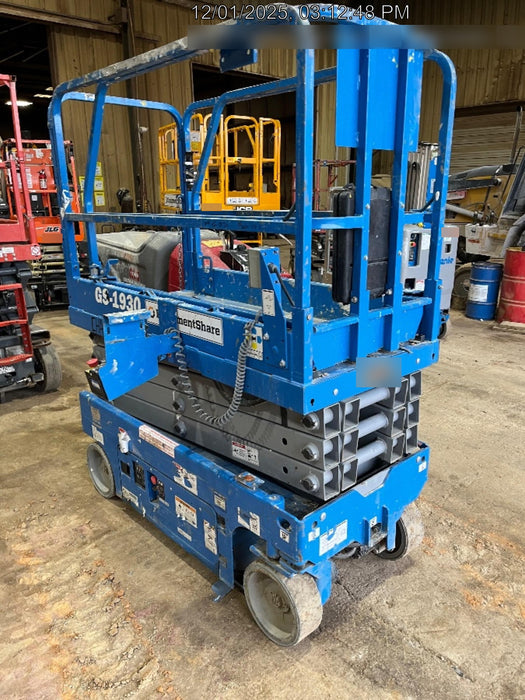 2019 Genie GS-1930 Fixed Rails with Chain Entry