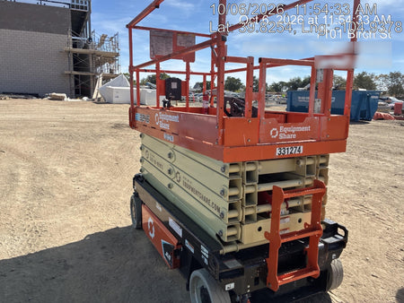 2023 JLG ES3246