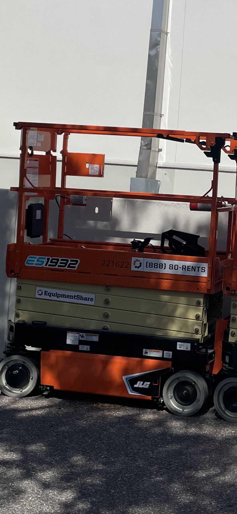 2022 JLG ES1932