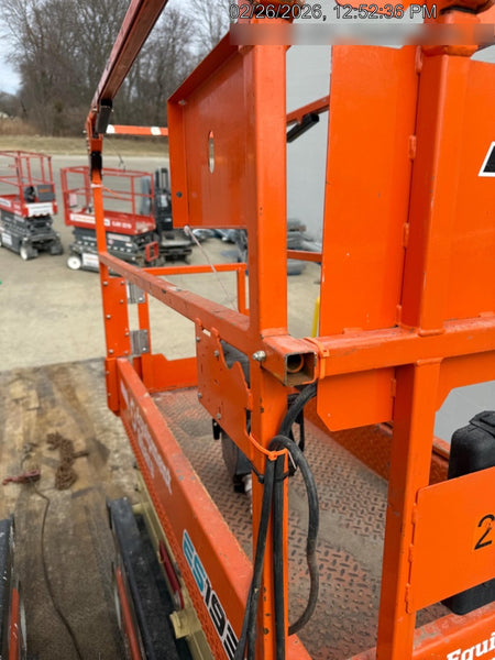 2022 JLG ES1932