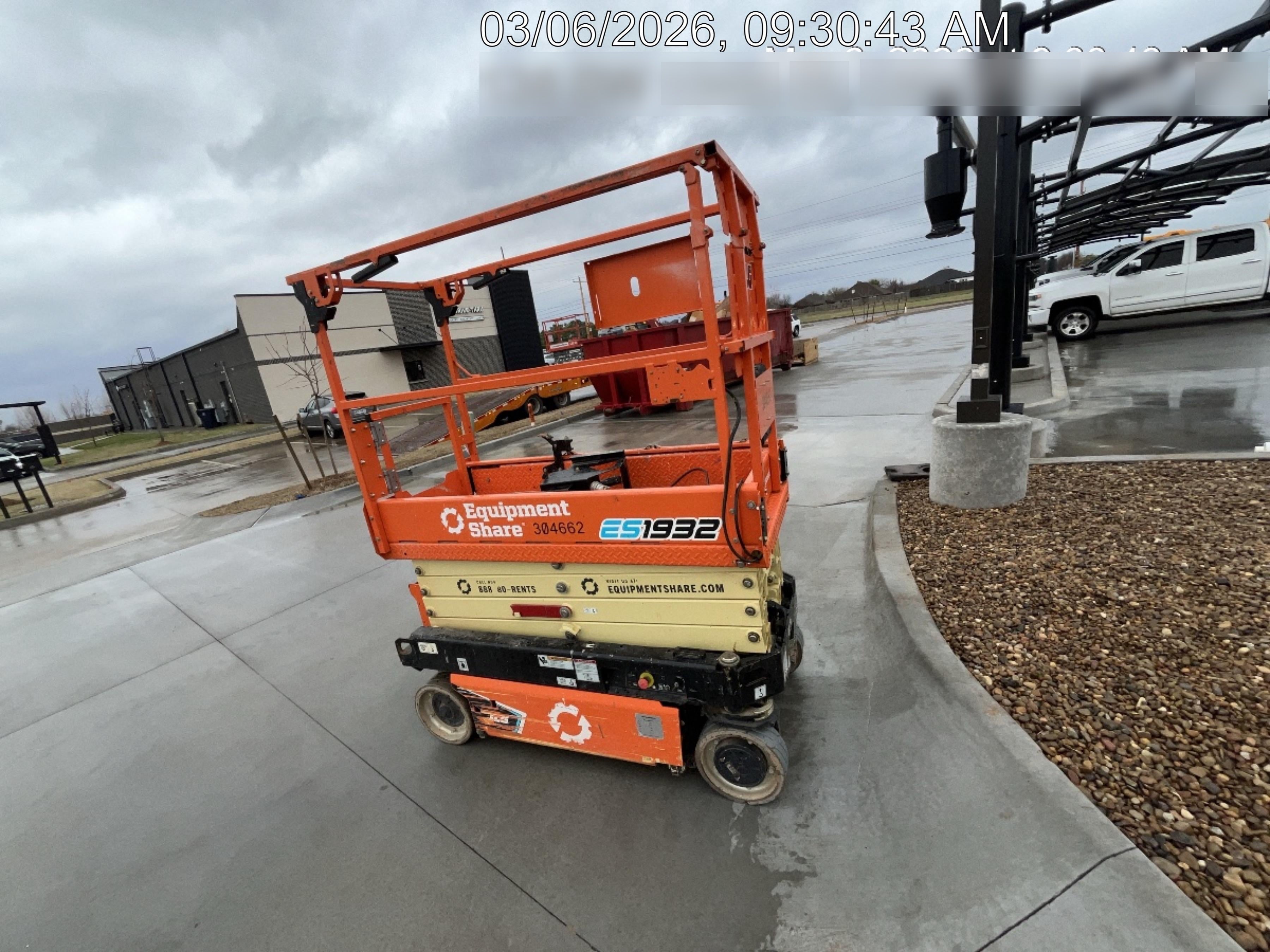 2023 JLG ES1932