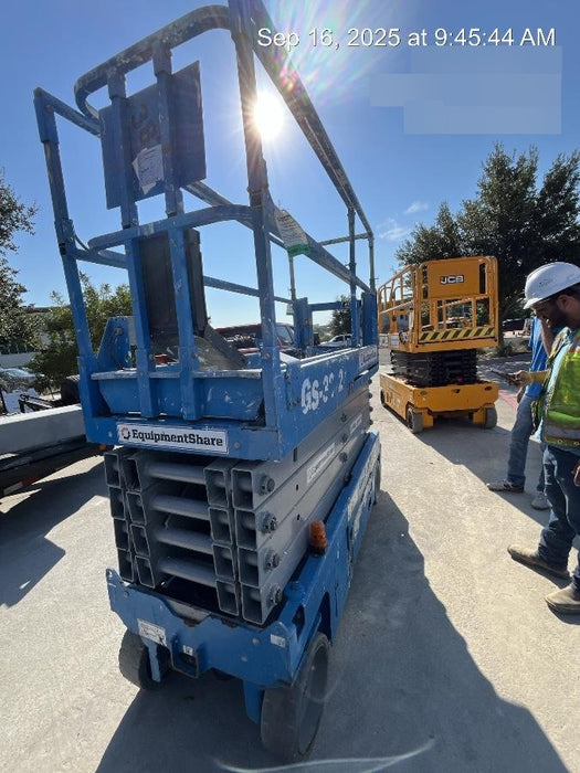 2017 Genie GS-3232 Genie GS3232 Scissor Lift