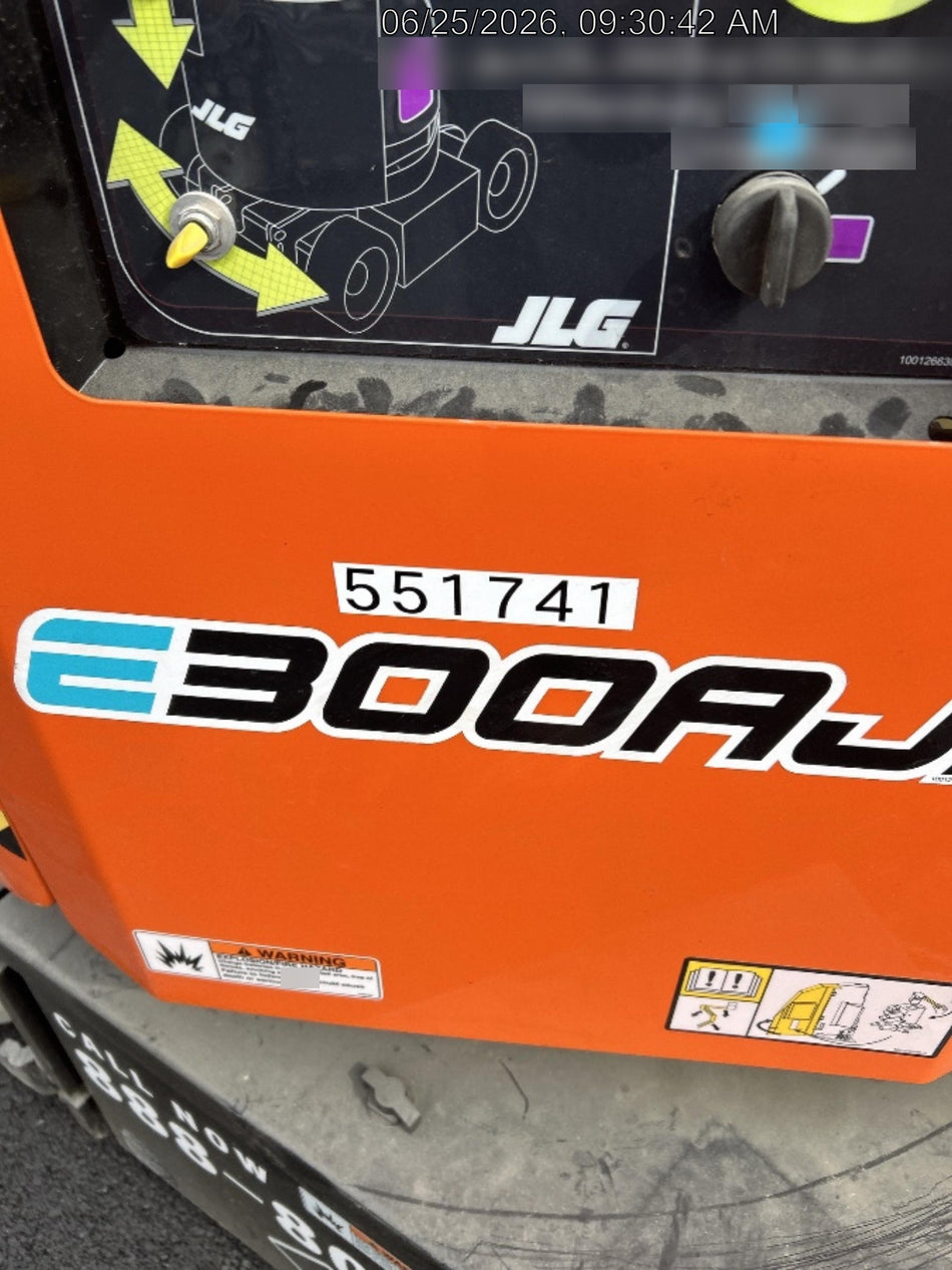 2025 JLG E300AJP