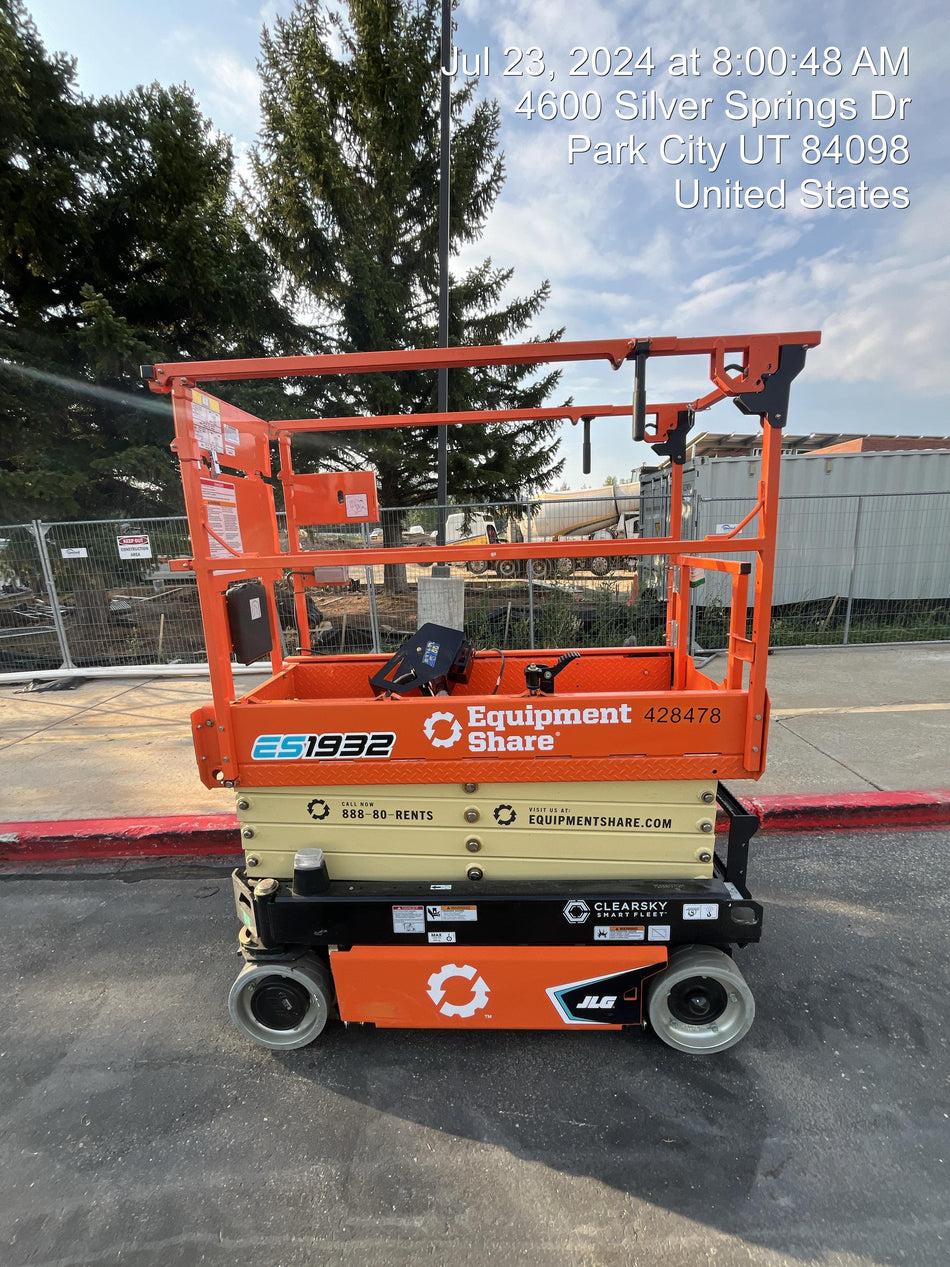 2024 JLG ES1932