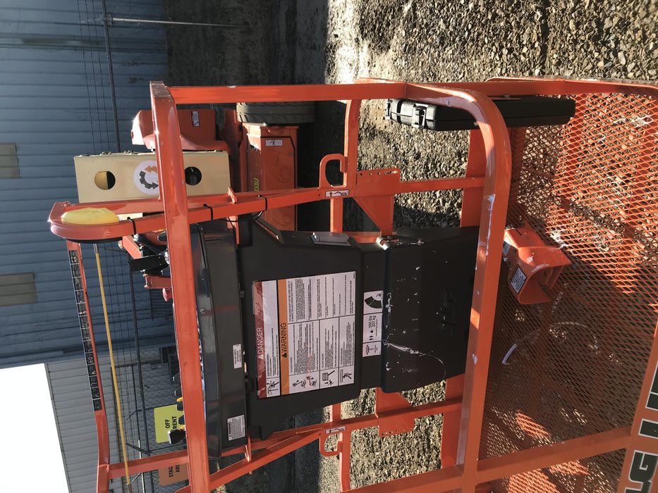 2019 JLG E450AJ