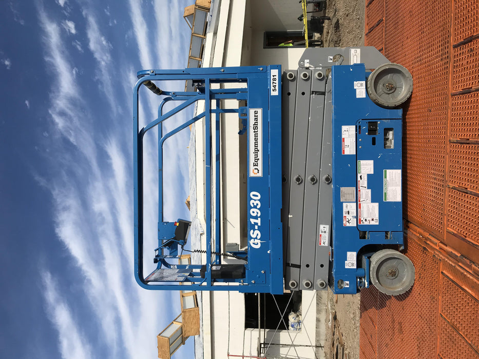 2019 Genie GS-1930 Half Height Swing Gate, 800W Inverter