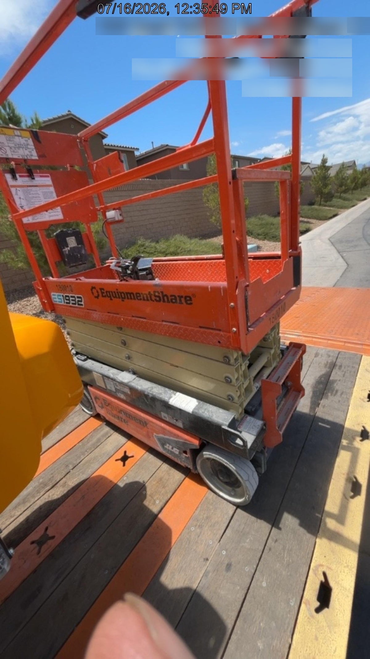 2021 JLG ES1932