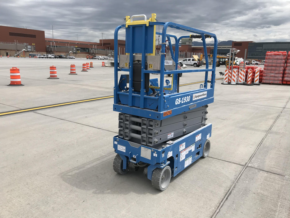 2019 Genie GS-1930 Fixed rails with chain Entry