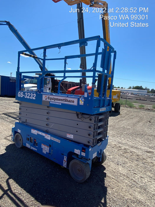 2020 Genie GS-3232 Standard, Folding half height swing gate, 800W Inverter