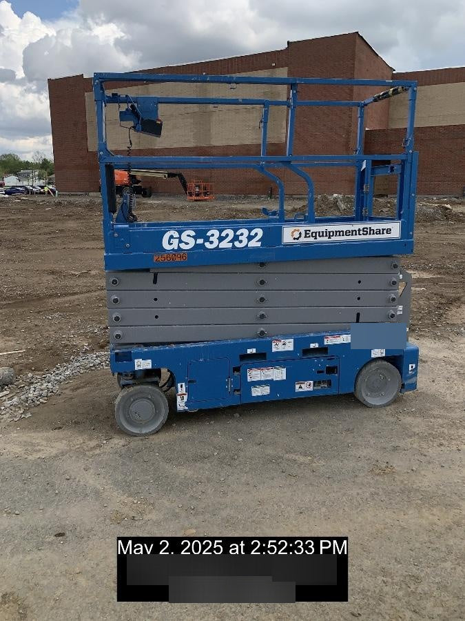 2022 GENIE GS-3232
