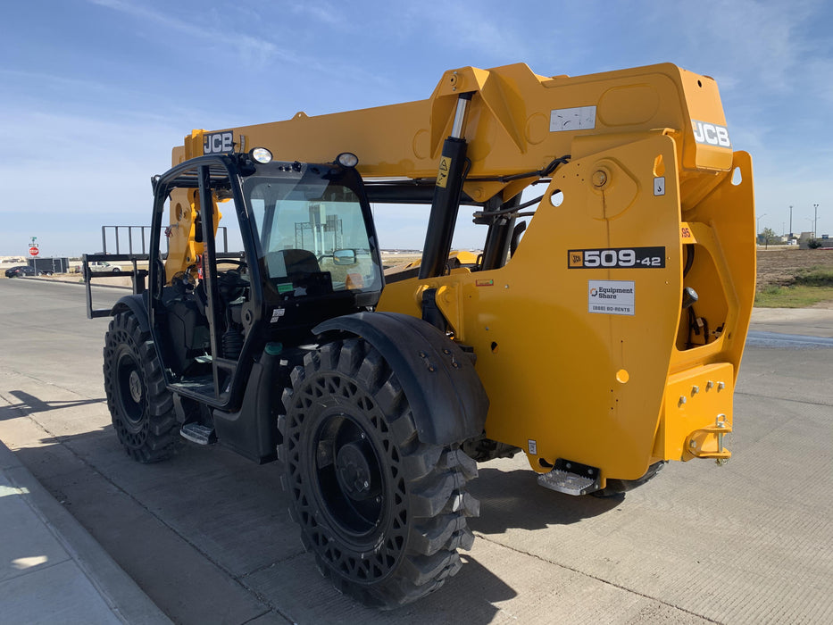 2020 JCB 509-42 Canopy, Solid Tires, Work Lights, Beacon, Aux Hydraulics, Back up Alarm, Lifting Eye, ES Decals