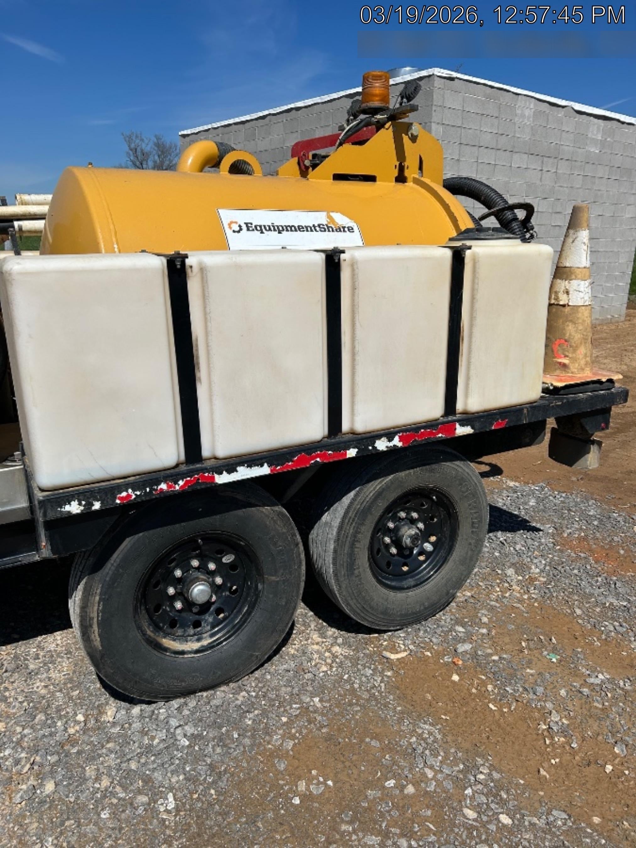 2023 Vac-Tron LP573XDT T4 Koehler Diesel Engine, 500 Gallon Debris Tank, x2 100 Gallon Water Tanks