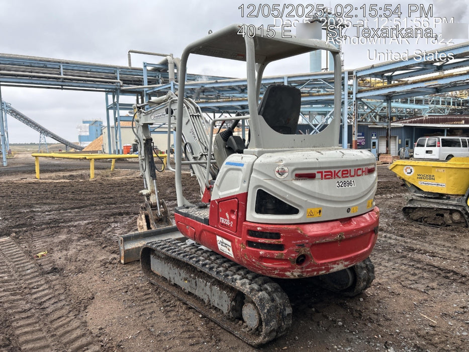 2023 TAKEUCHI TB235-2R