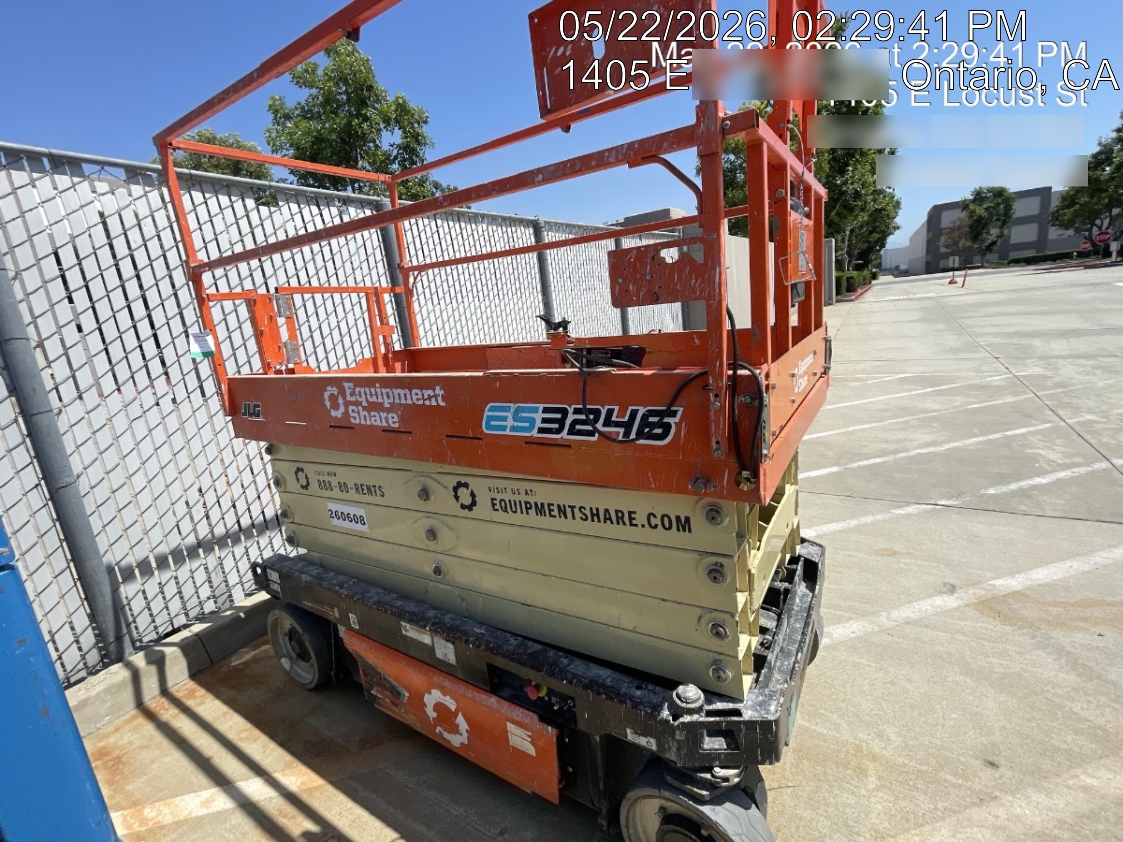2022 JLG ES3246