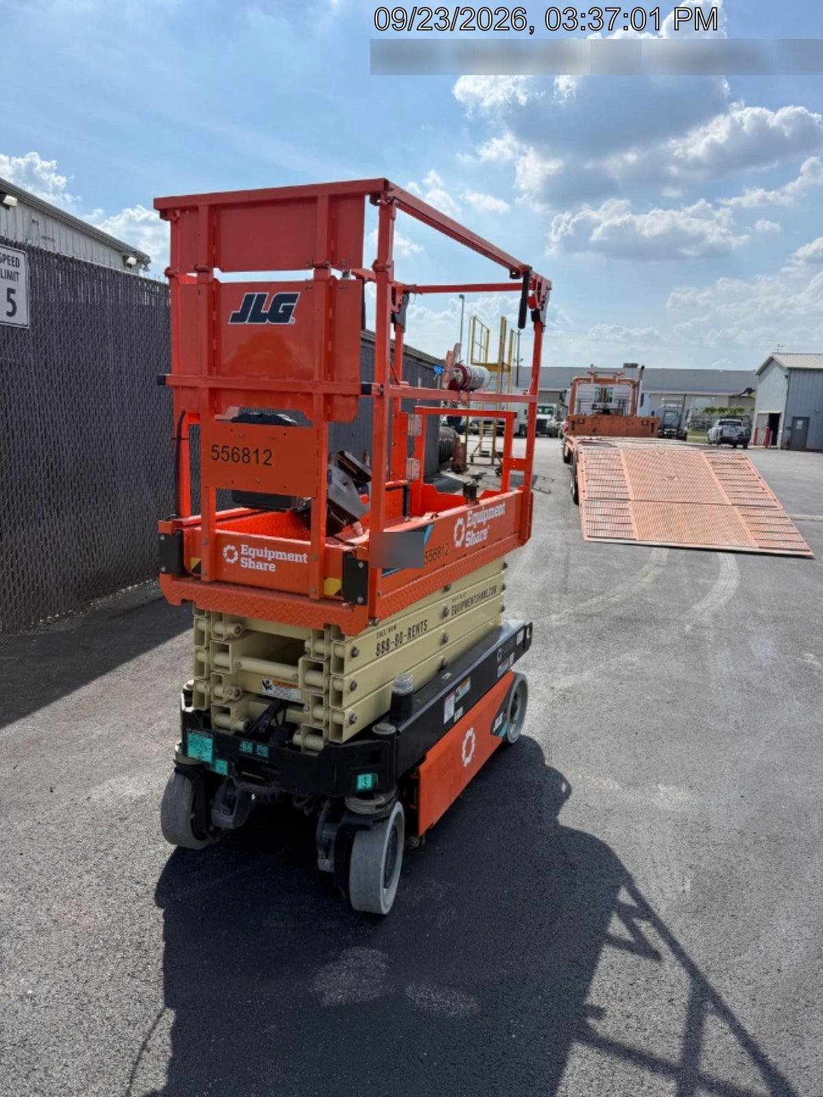 2025 JLG ES1932