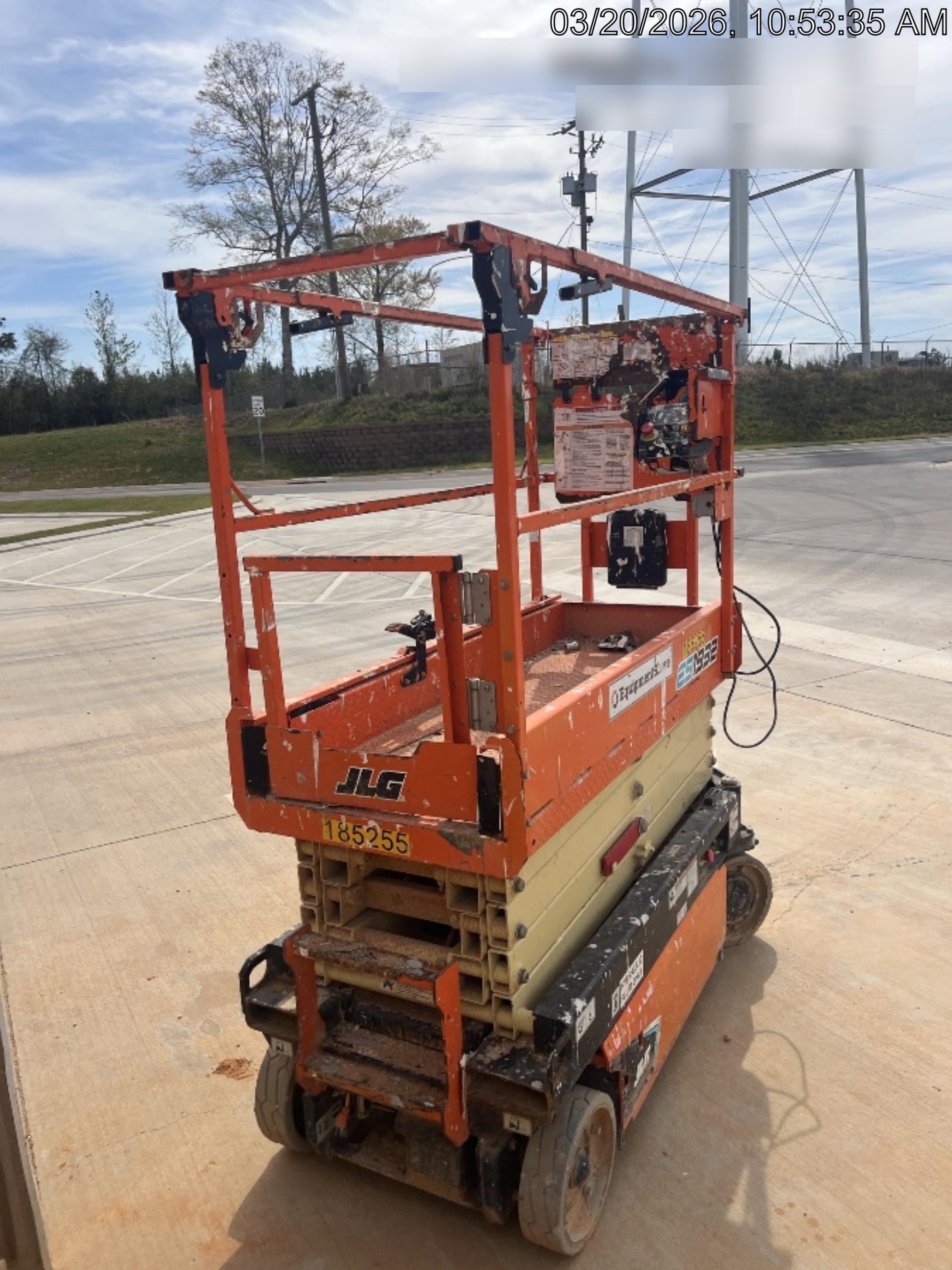 2021 JLG ES1932