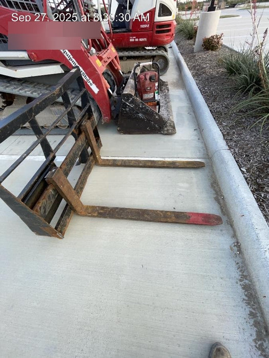 2022 ARROW MATERIAL HANDLING 60" Pallet Forks - Arrow