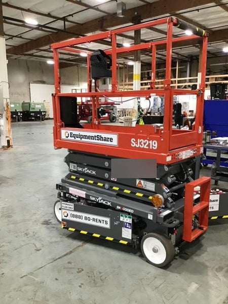 2020 Skyjack SJIII-3219 Solid NM Tires, Half height spring hinged entry gate, Dual Beacons, 800W Inverter