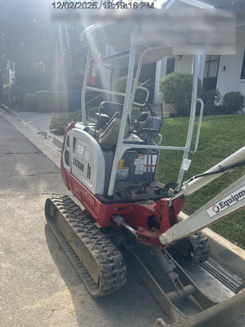 2021 TAKEUCHI TB216R
