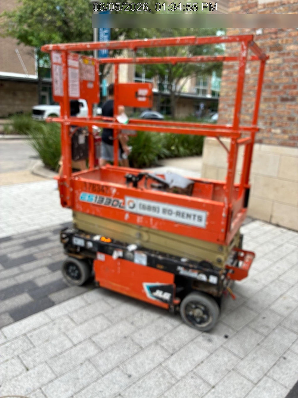 2021 JLG ES1330L