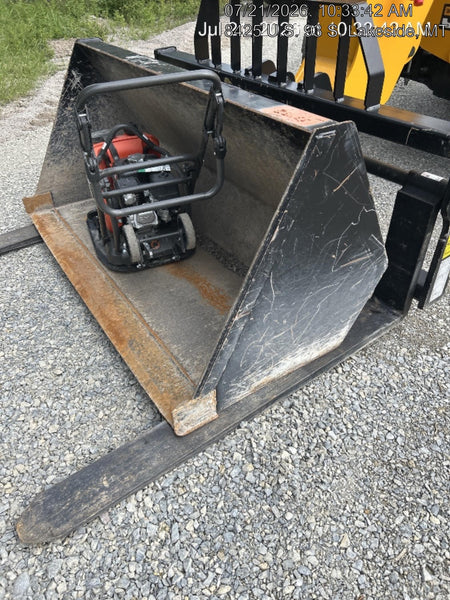 2023 JLG 1001100822