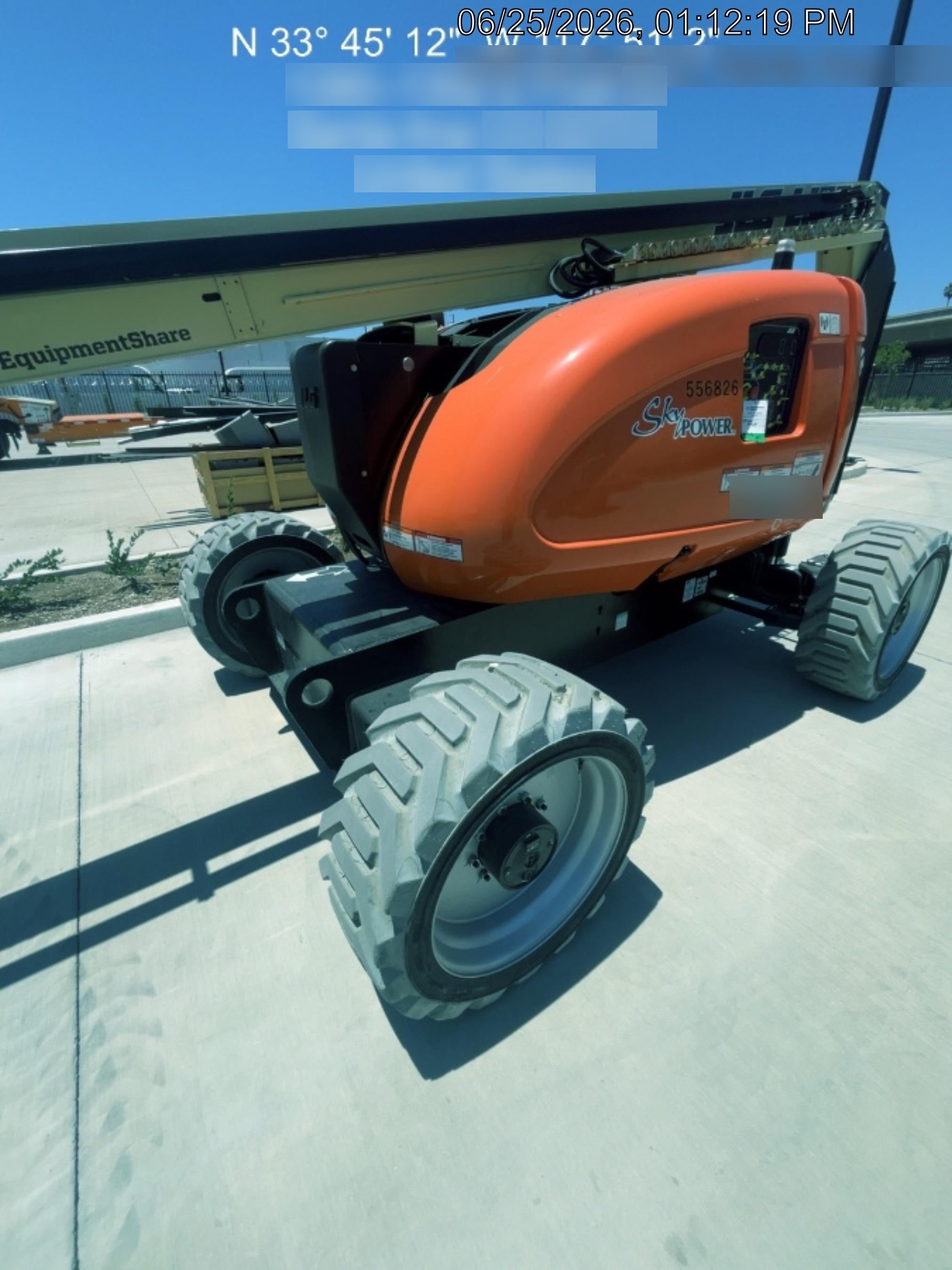 2025 JLG 600AJ