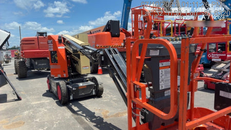 2025 JLG E300AJP