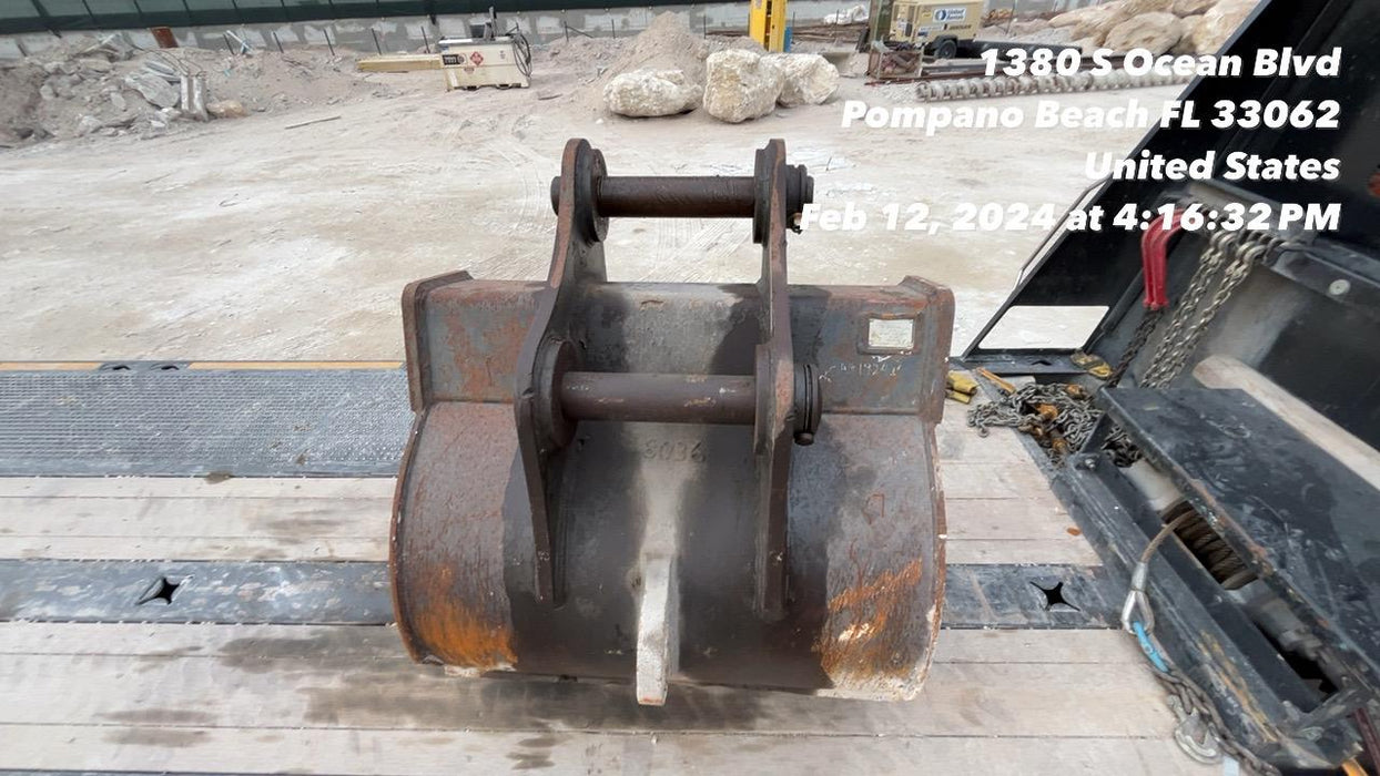 2015 CASE 42" Bucket - Case