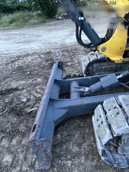 Wacker Neuson ET90 Enclosed Cab, Hybrid Tracks, Long Dipperstick, Bucket