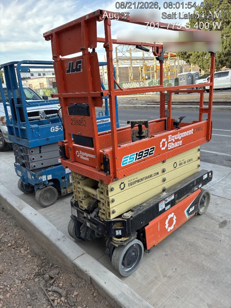 2022 JLG ES1932