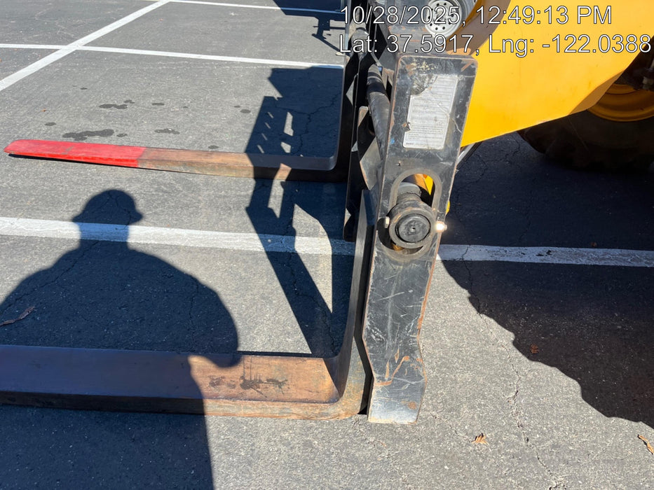 2019 JCB 506-36 Canopy, 74 HP, Foam Filled Tires, STD Worklight, Beacon, Aux Hydraulics, Lifting Eye, Back up Alarm 48" Carriage/48" Forks