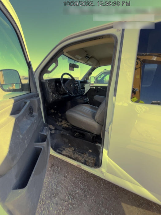 2023 CHEVROLET Express Van - Rental