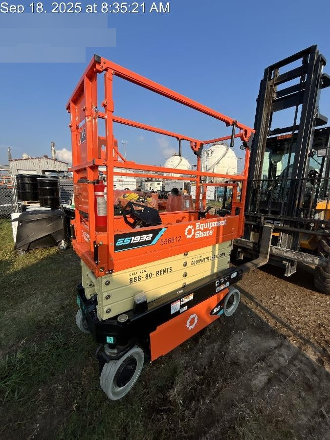 2025 JLG ES1932