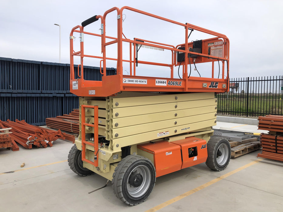 2021 JLG 4069LE