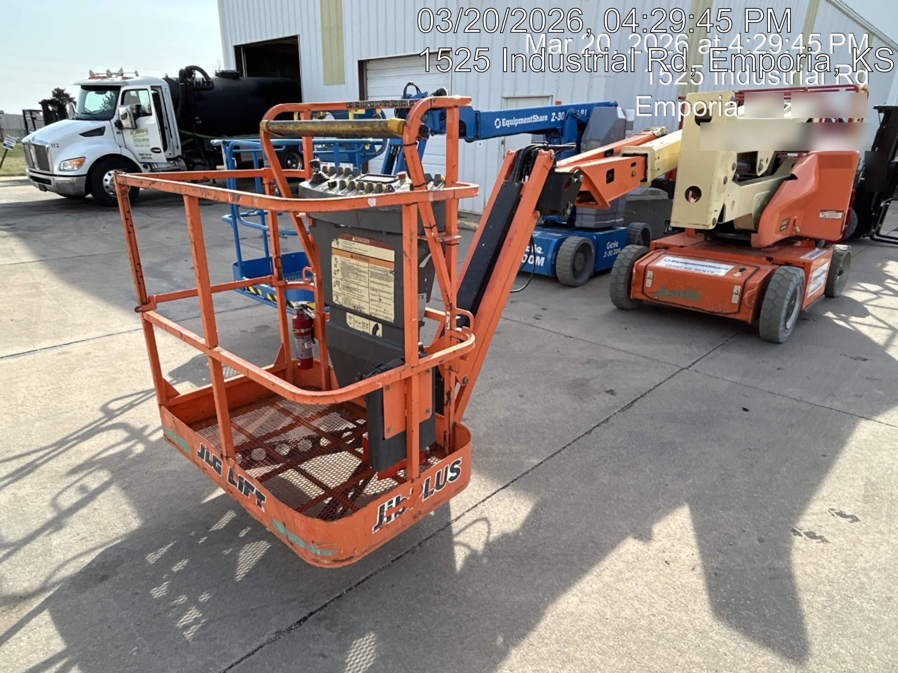 2019 JLG E400AJPN