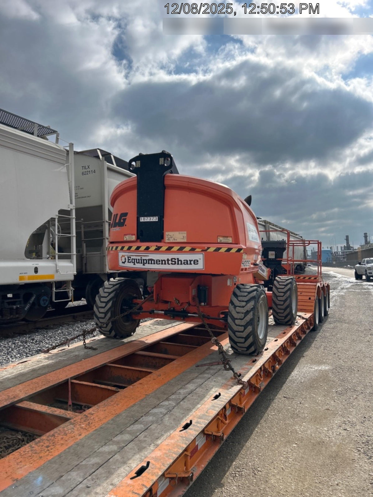 2021 JLG 400S