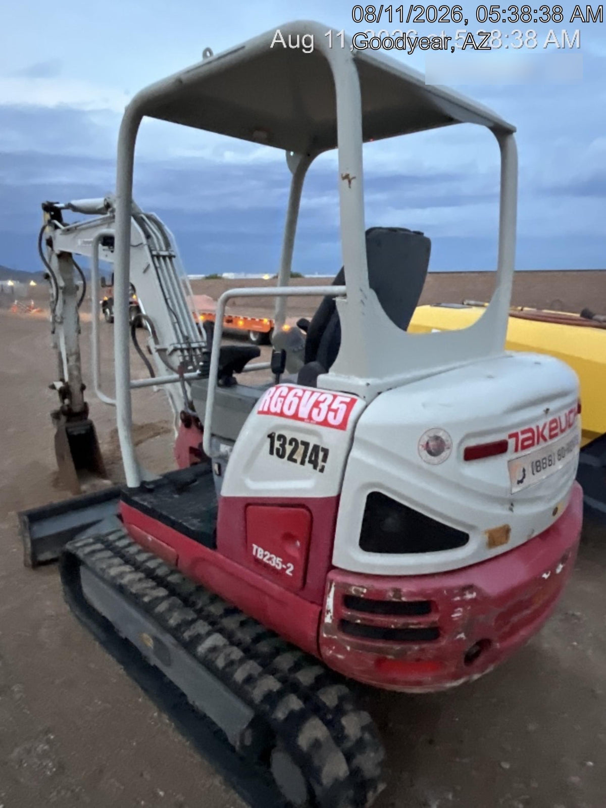 2021 TAKEUCHI TB235-2R