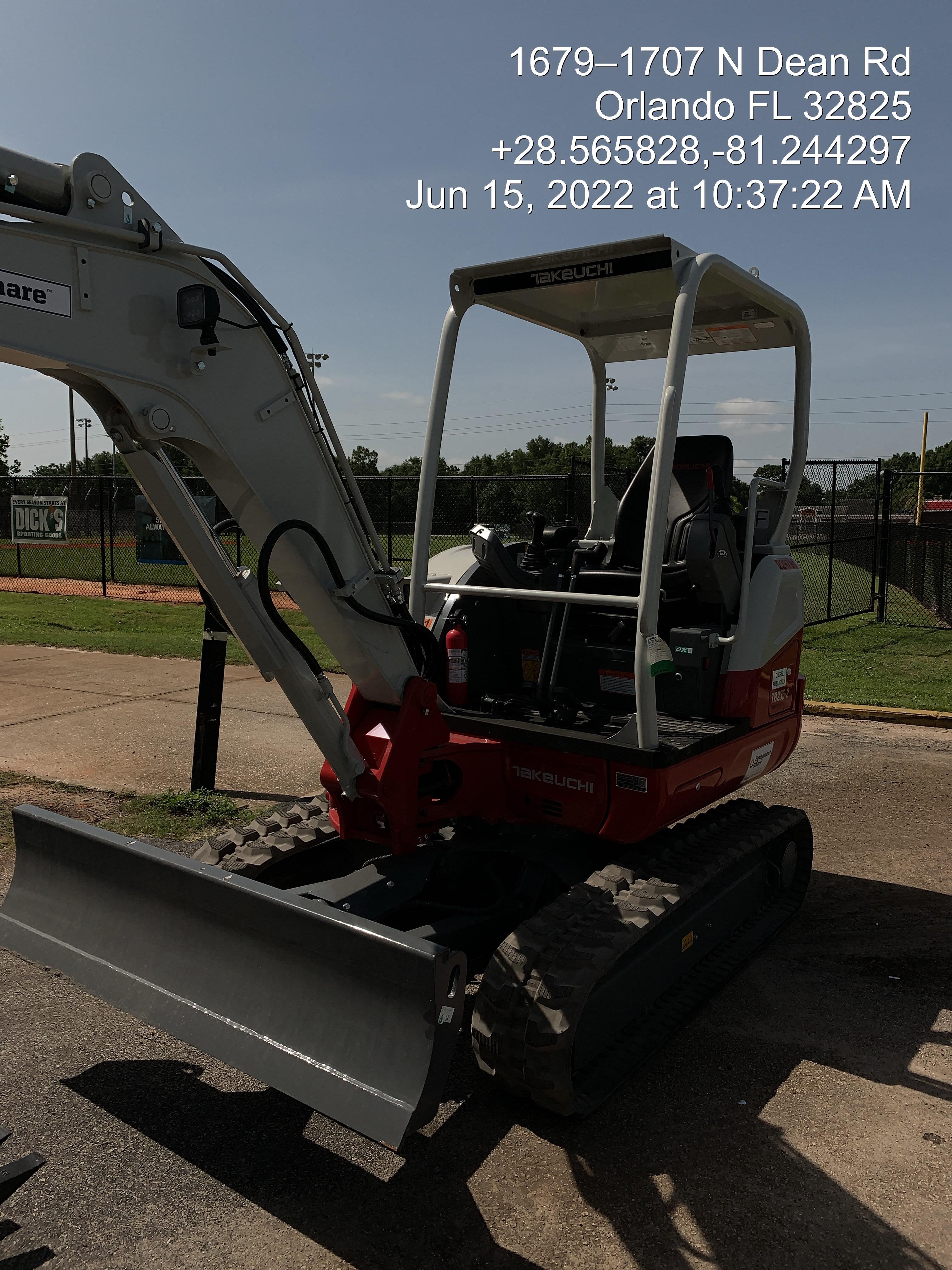 2022 TAKEUCHI TB235-2R