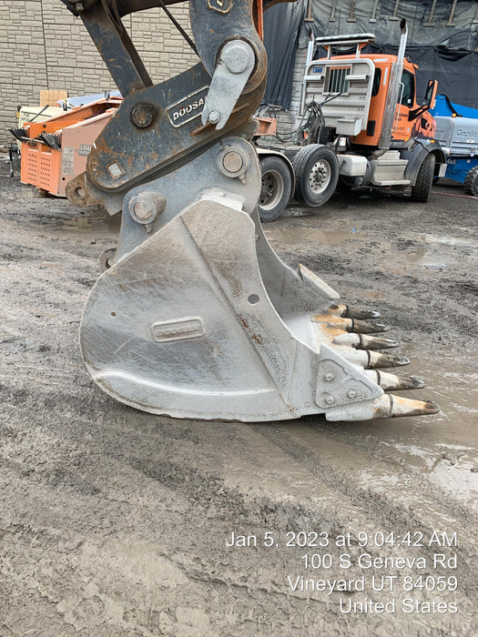 2020 DOOSAN Doosan 60" Bucket