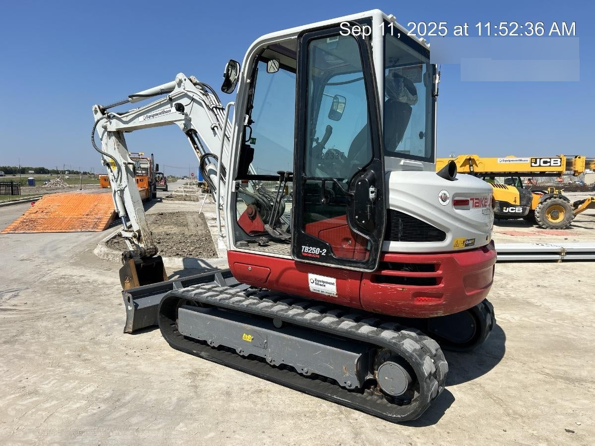 2024 TAKEUCHI TB250-2CR
