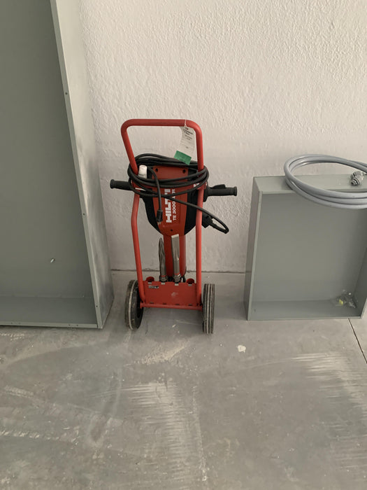 2021 HILTI TE 3000-AVR
