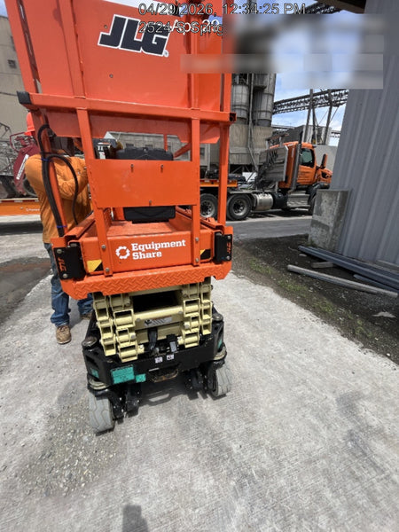 2022 JLG ES1932