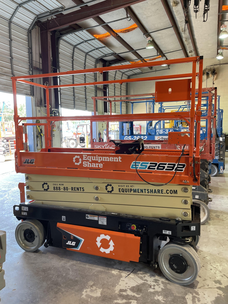 2023 JLG ES2632