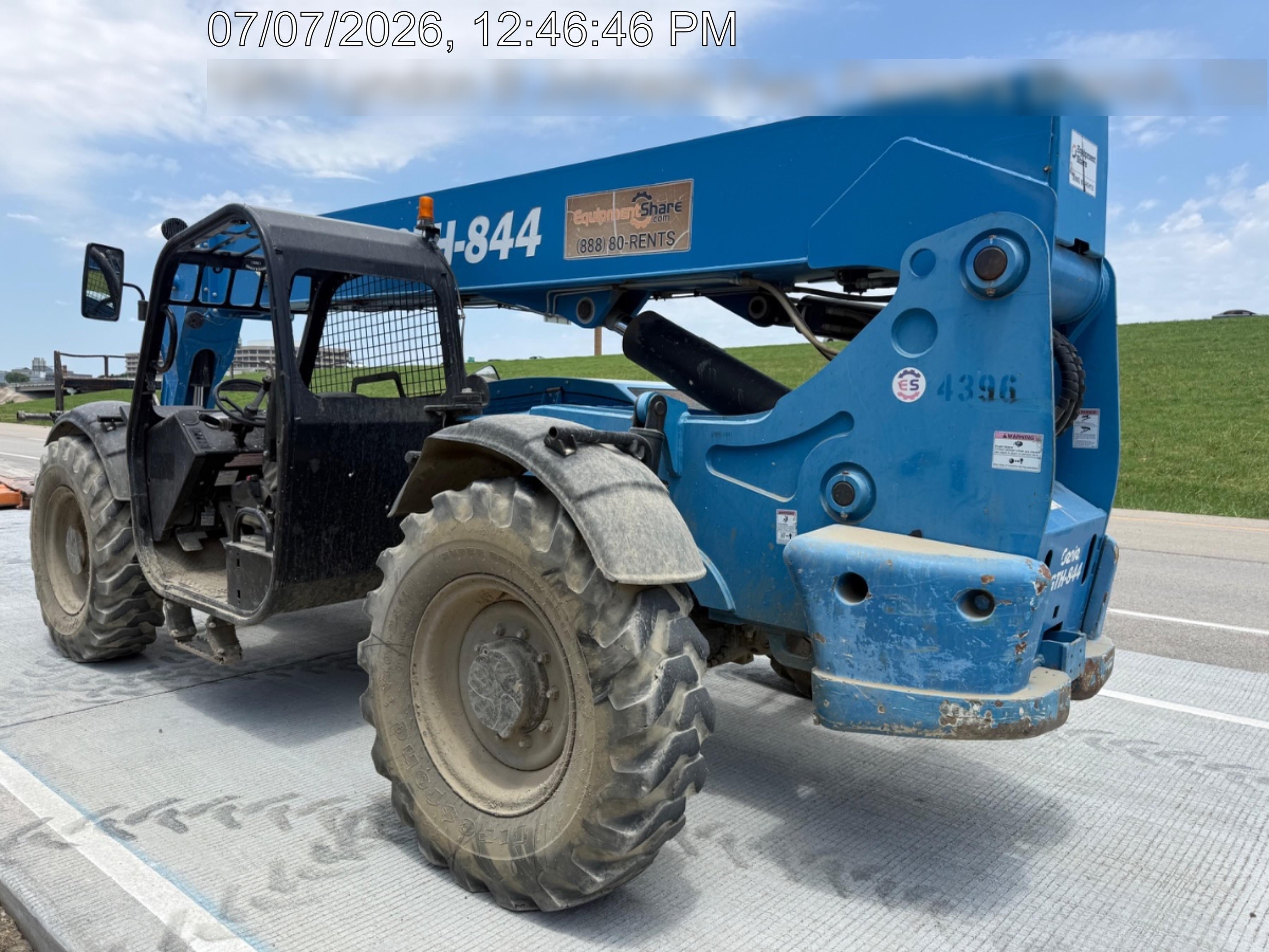 2017 GENIE GTH-844
