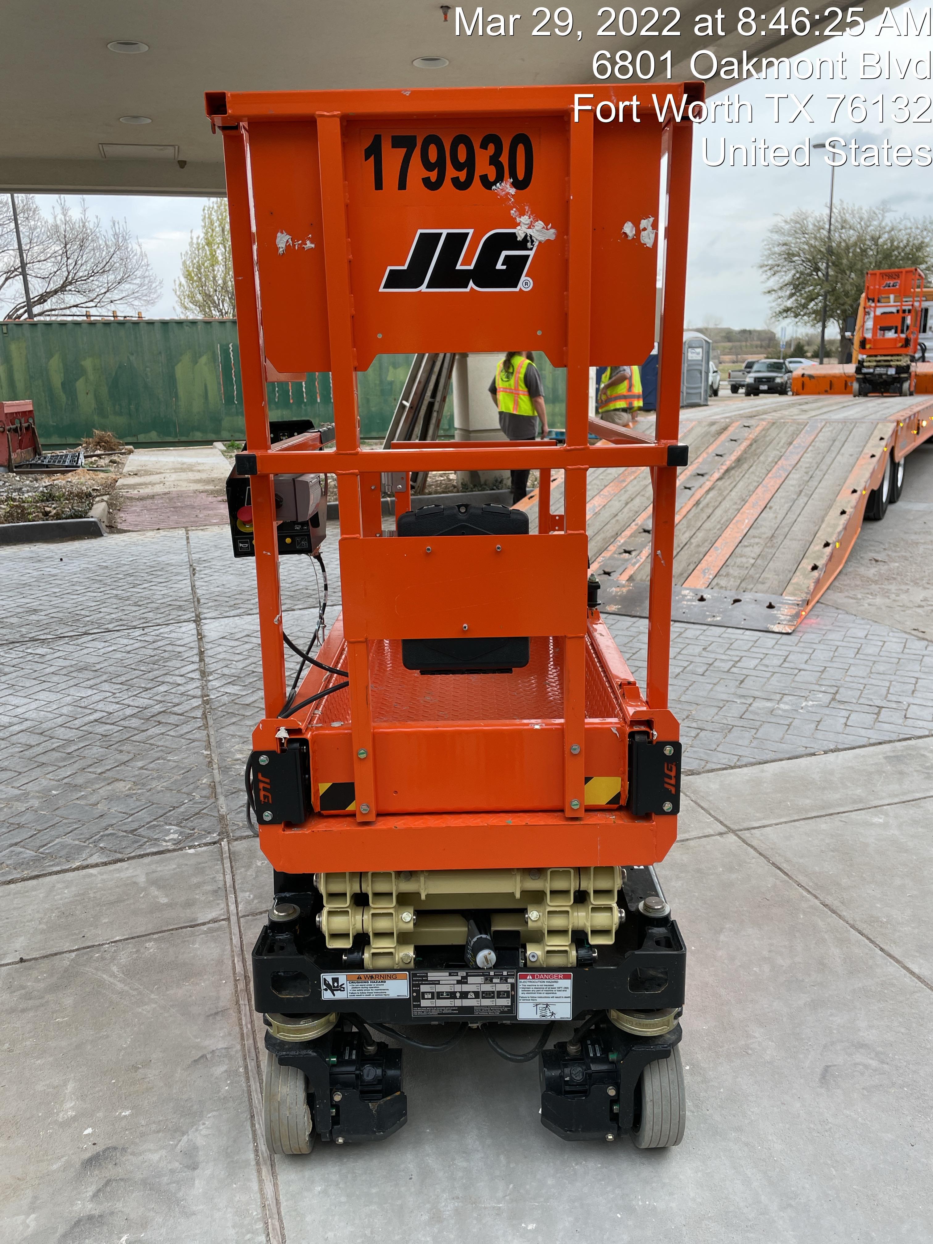 2021 JLG ES1330L