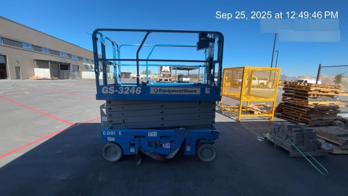 2022 GENIE GS-3246