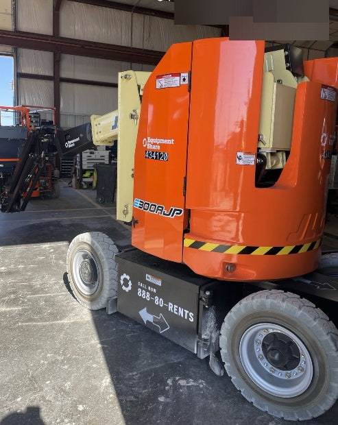 2024 JLG E300AJP